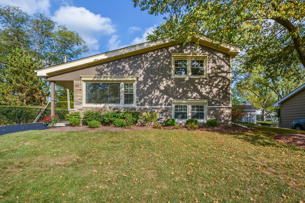 5919 Brookbank Rd., Downers Grove, IL 60516