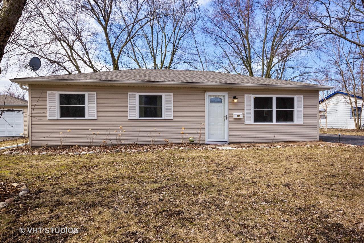 216 W Arrowhead St., North Aurora, IL 60542