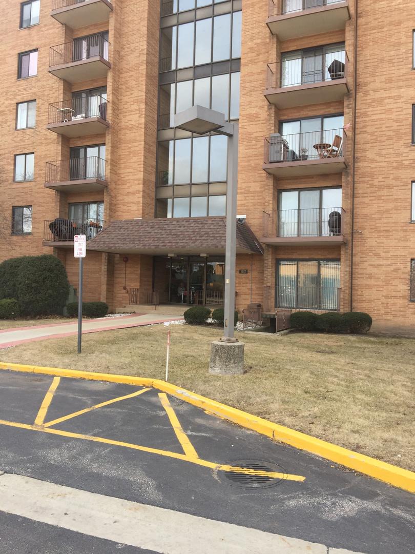 1717 W Crystal Ln. #411, Mount Prospect, IL 60056