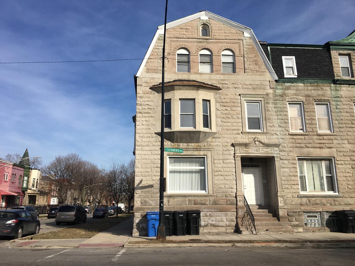 241 N Sacramento Blvd., Chicago, IL 60612