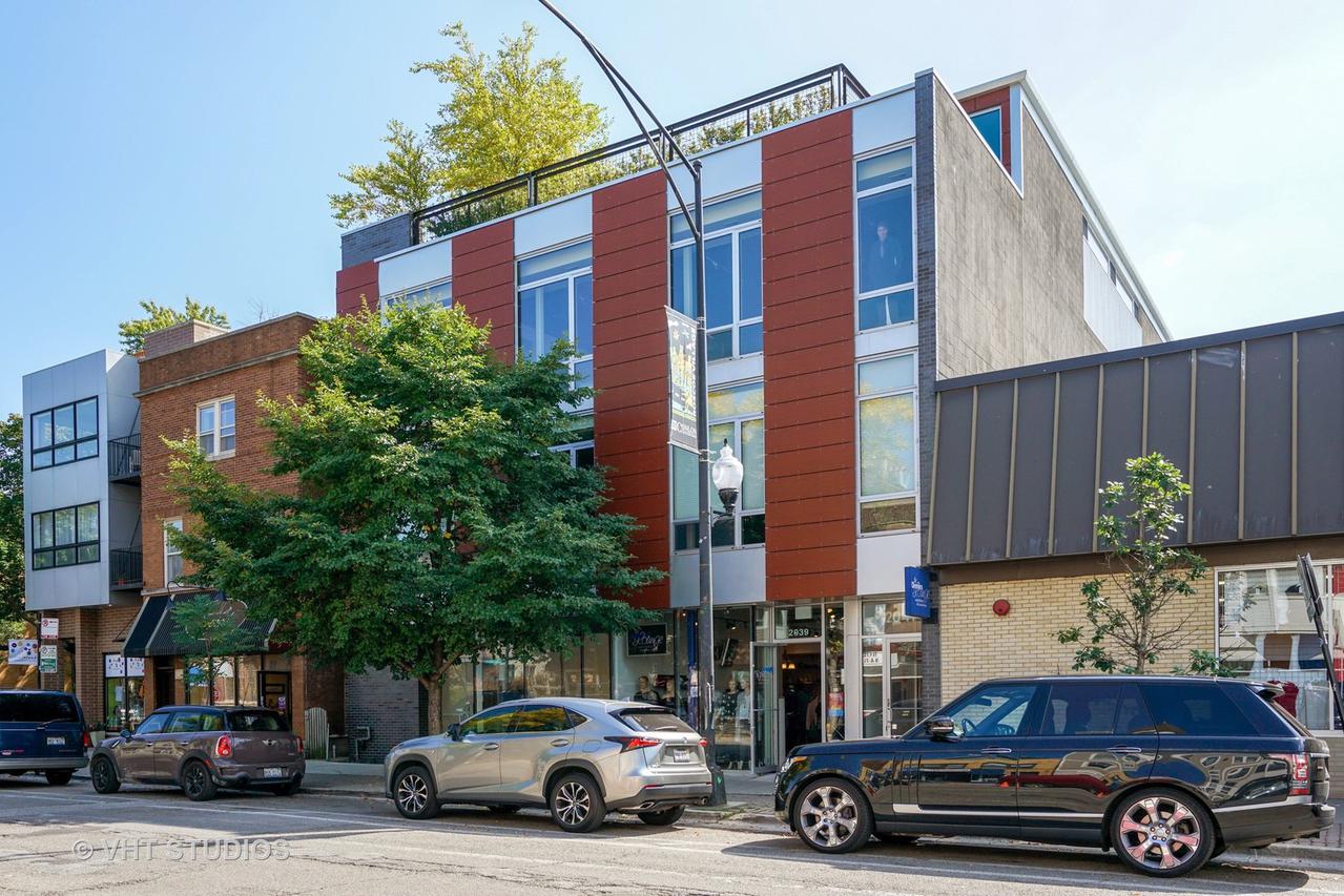 2041 W Roscoe St. #2S, Chicago, IL 60618