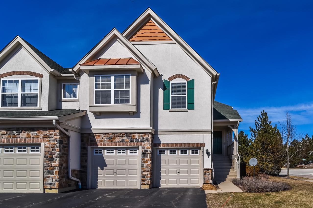 380 Bay Tree Cir., Vernon Hills, IL 60061