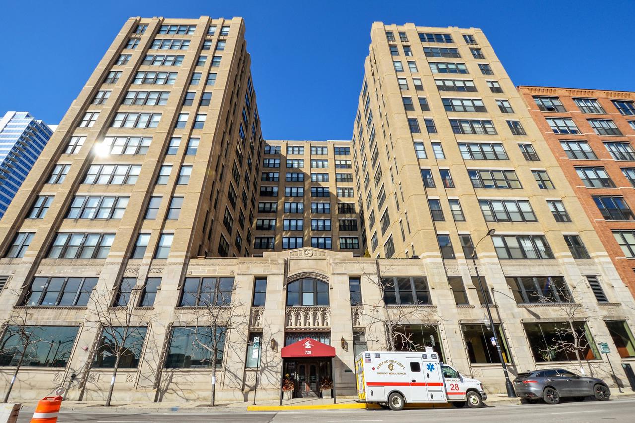728 W Jackson Blvd. #219, Chicago, IL 60661