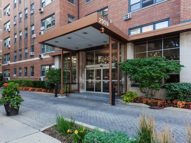 2909 N Sheridan Rd. #1602, Chicago, IL 60657