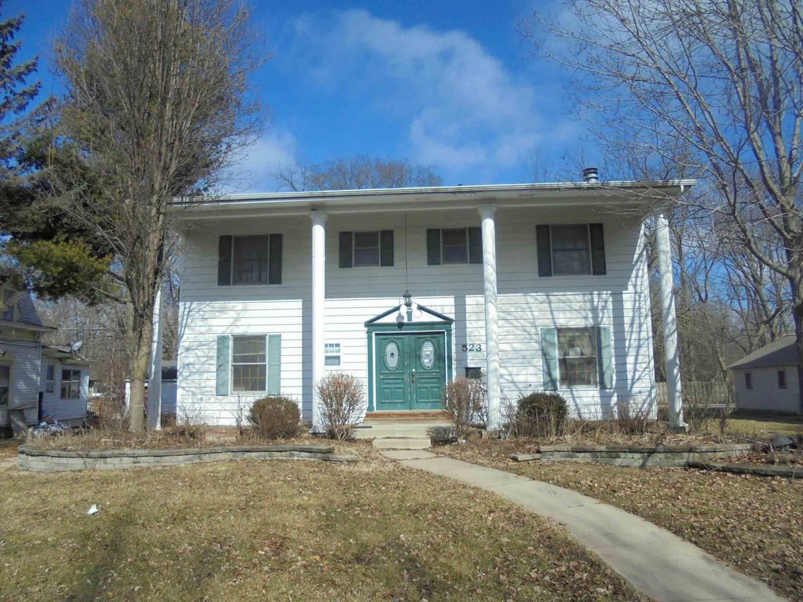 523 E Main St., Plano, IL 60545