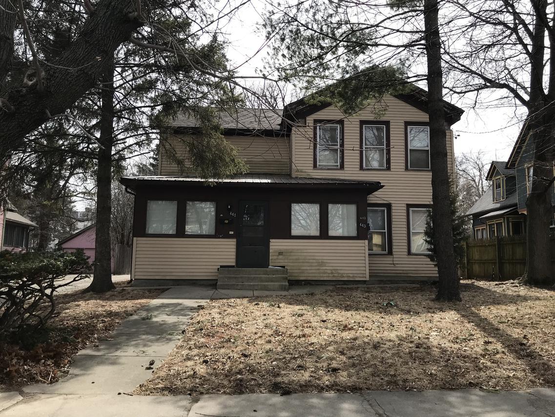 441 W Jackson St., Woodstock, IL 60098