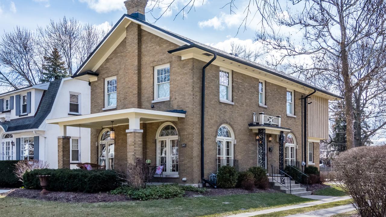 247 Lawton Rd., Riverside, IL 60546
