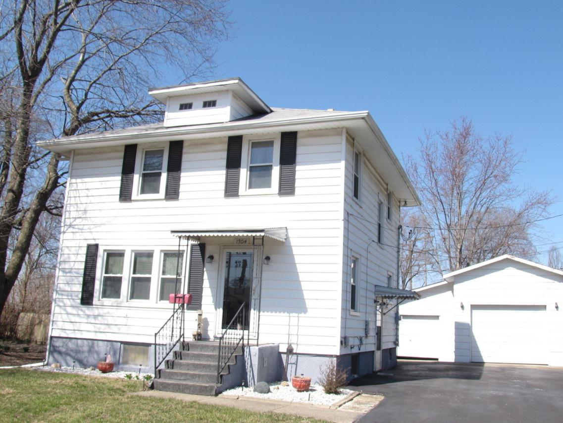1304 W Columbia Ave., Champaign, IL 61821