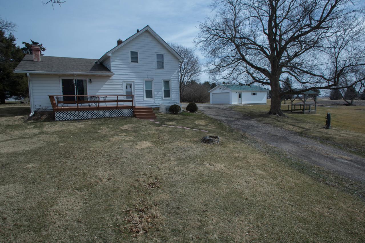 104 S 1st St., Neponset, IL 61345