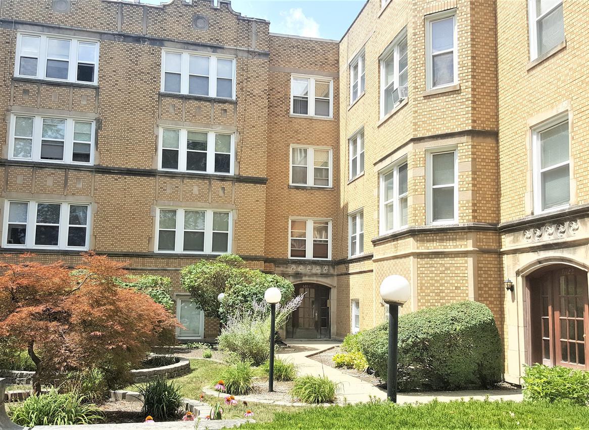 6318 N Richmond St. #2B, Chicago, IL 60659