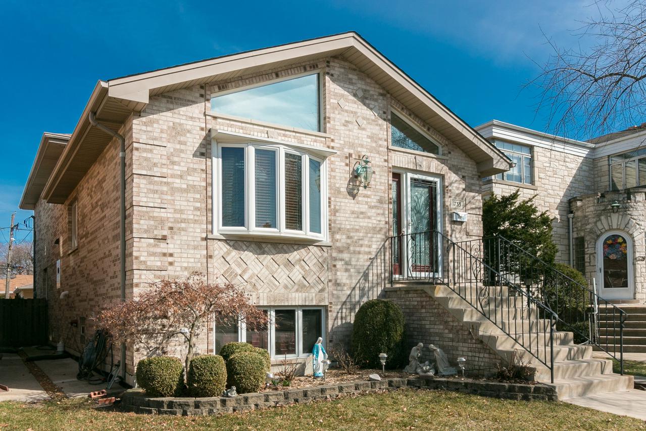 1733 N 75th Ave., Elmwood Park, IL 60707