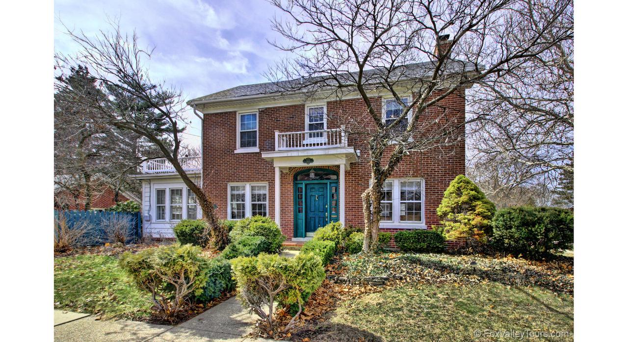 900 Garfield Ave., Aurora, IL 60506