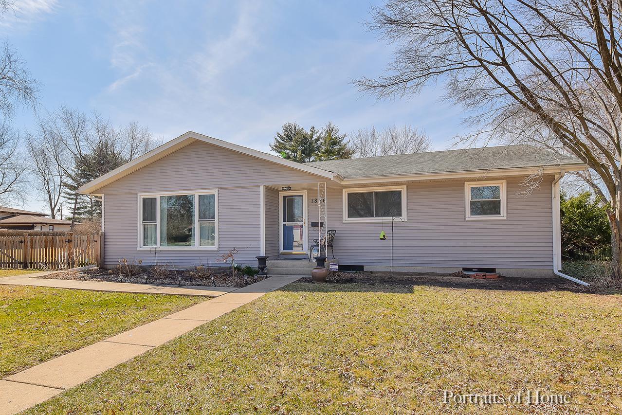 1876 Robert Ct., Aurora, IL 60506