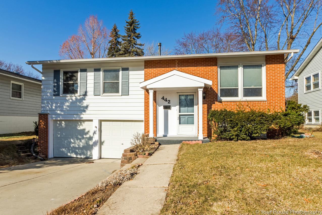 442 N California Ave., Mundelein, IL 60060