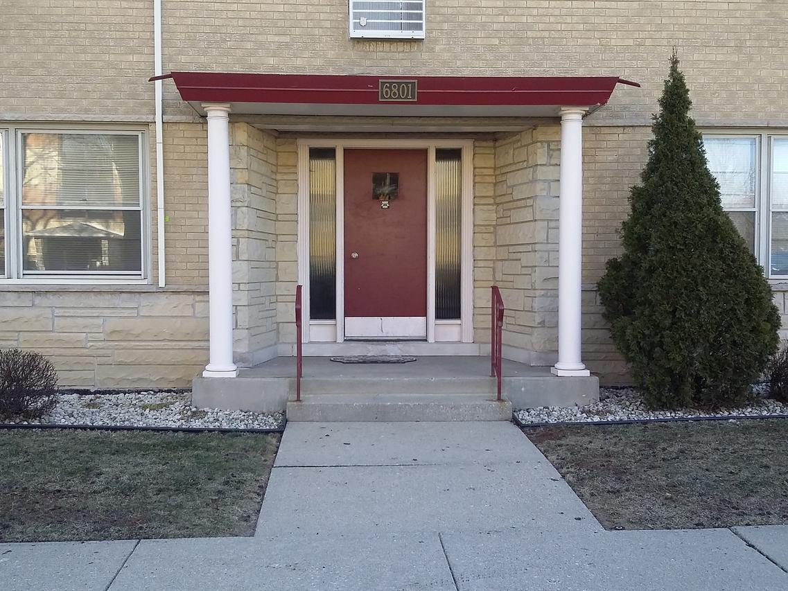6801 N Ozark Ave. #2F, Chicago, IL 60631