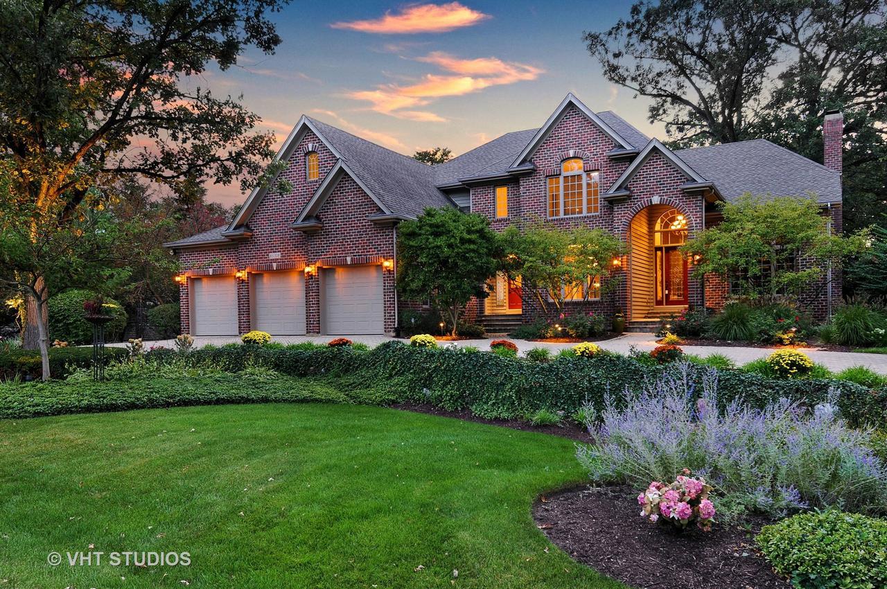 8s318 Oxford Ln., Naperville, IL 60540