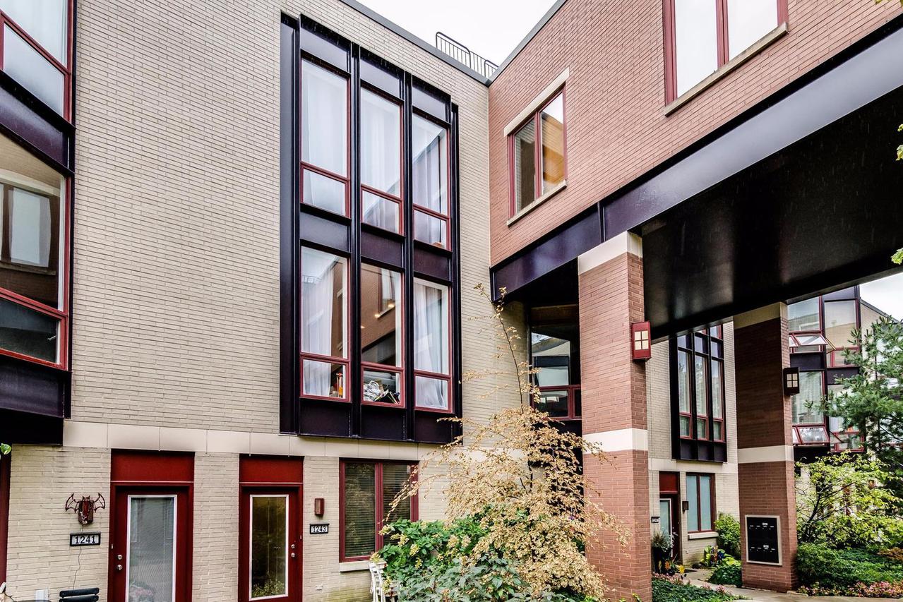 1243 W Cottage Pl., Chicago, IL 60607