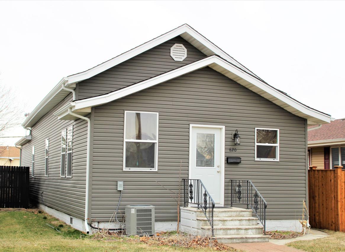 820 S Broadway St., Coal City, IL 60416