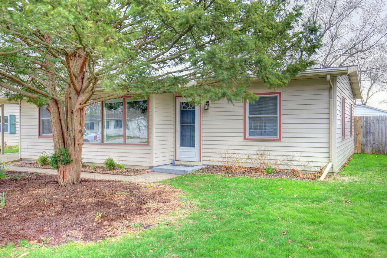 1405 Hollycrest Dr., Champaign, IL 61821