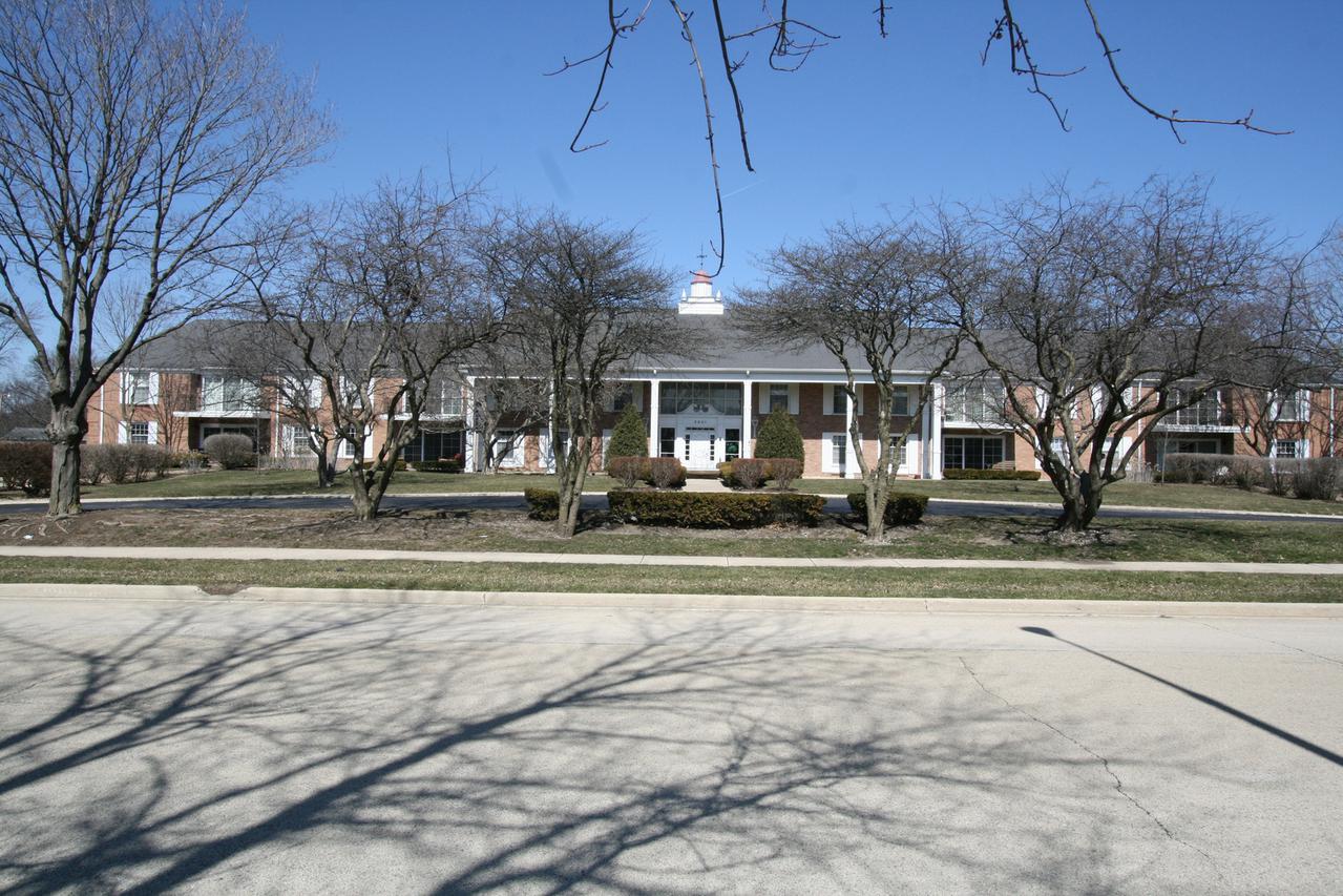 3001 Heritage Dr. #106, Joliet, IL 60435