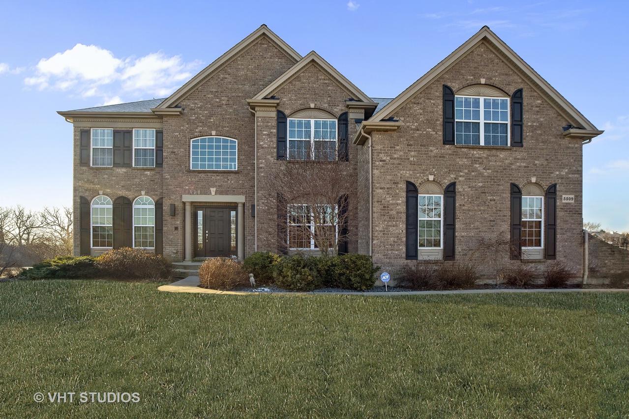 5509 Chancery Rd., Gurnee, IL 60031