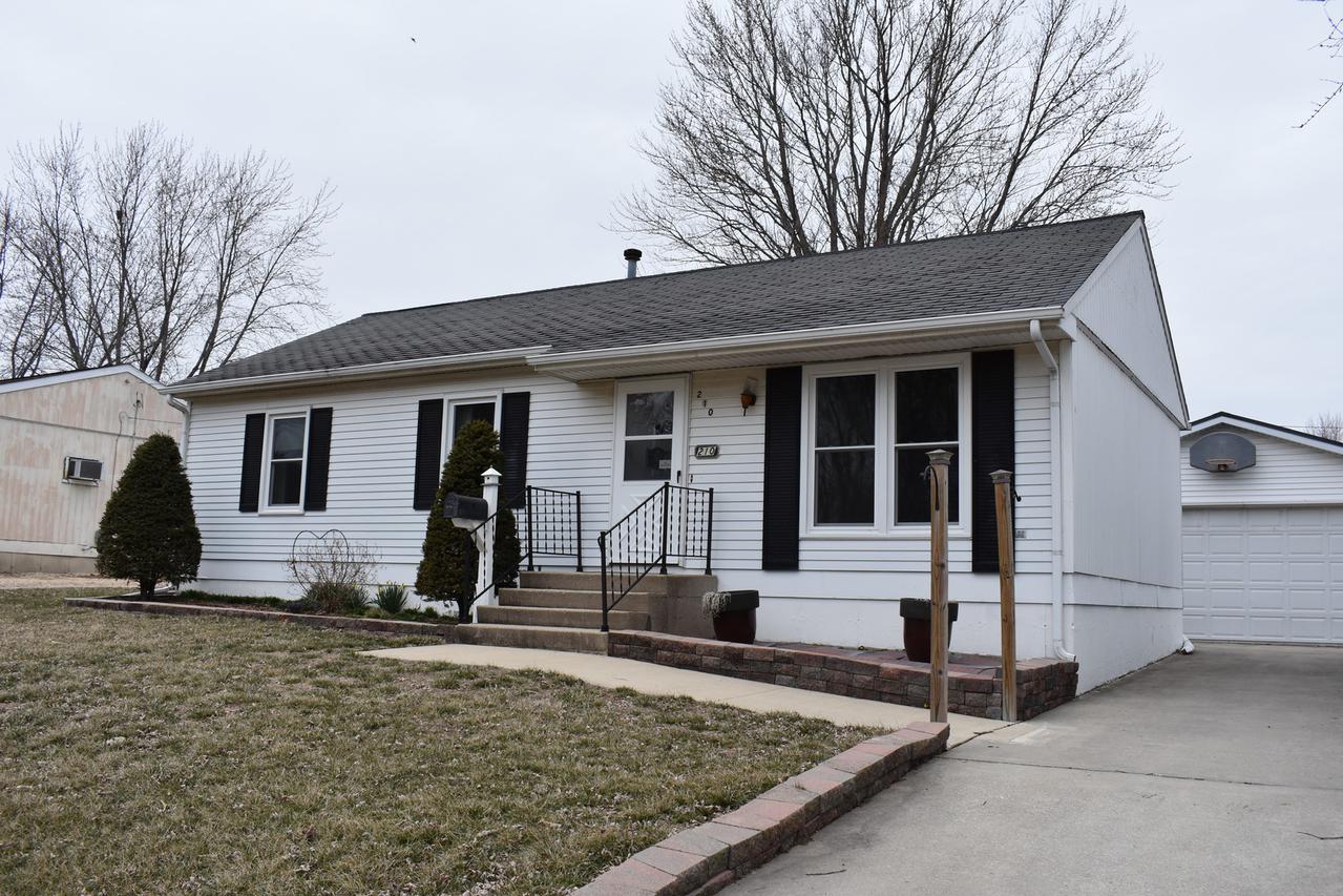 210 W Pearl St., Amboy, IL 61310