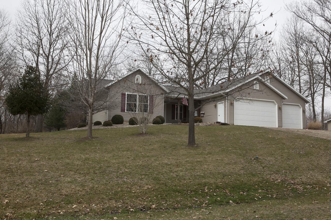 55 Catalina Dr., Putnam, IL 61560