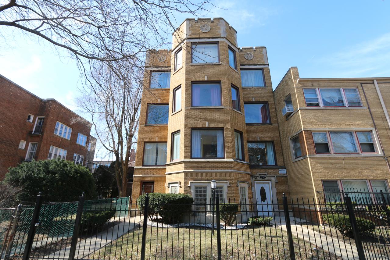 6710 S Paxton Ave., Chicago, IL 60649