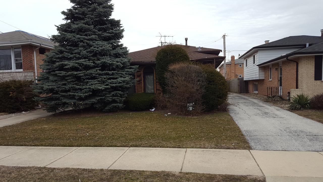 279 Luella Ave., Calumet City, IL 60409