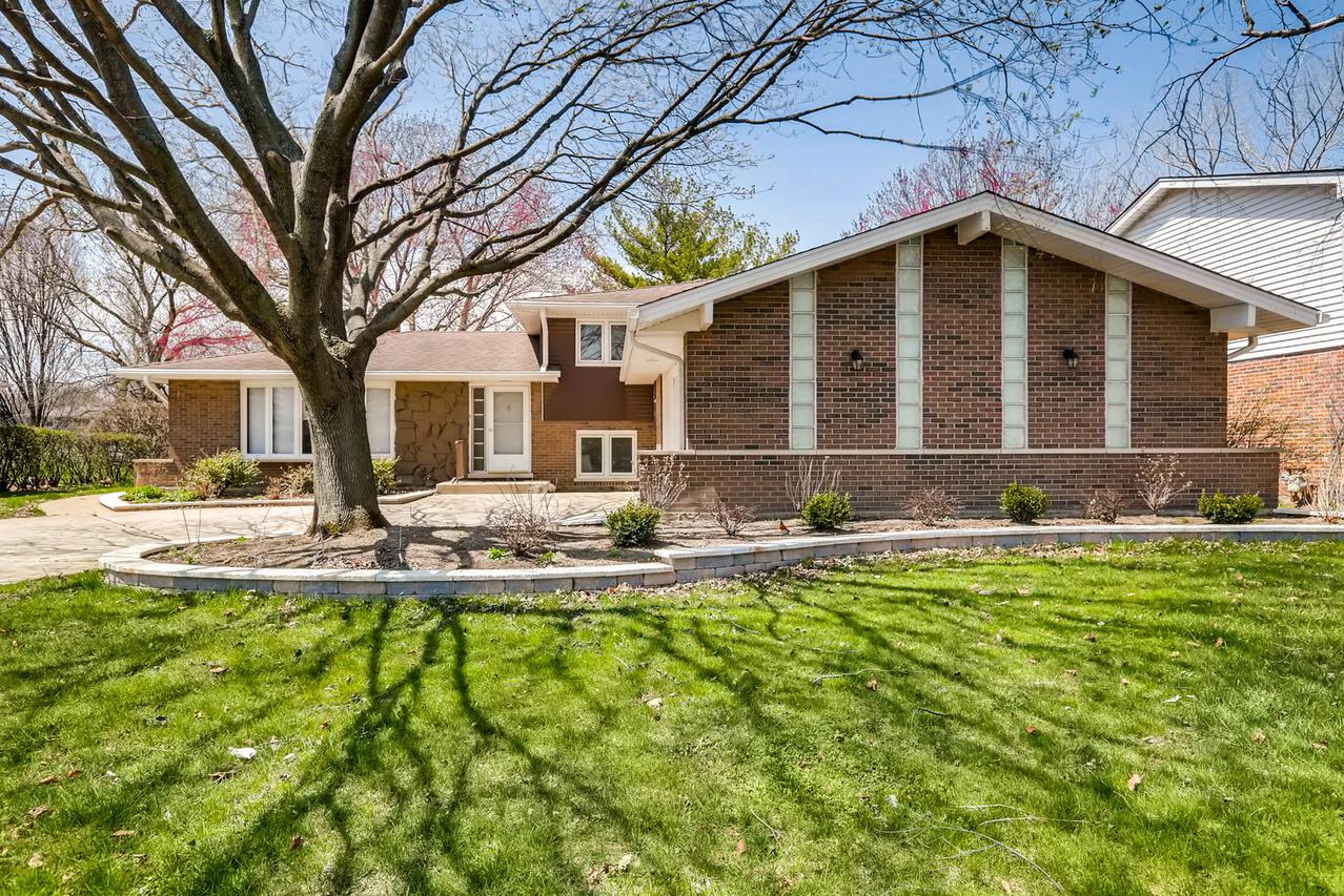 7030 Springside Ave., Downers Grove, IL 60516