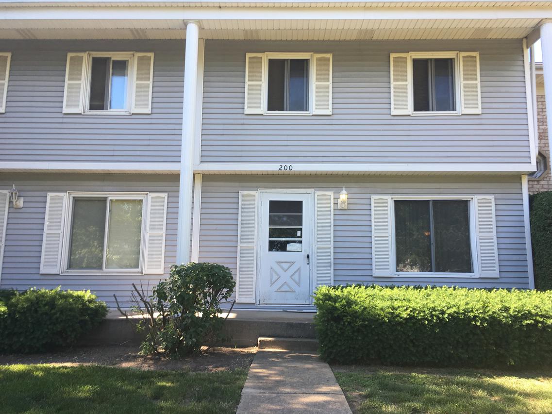 200 Beaconridge Dr., Bolingbrook, IL 60440