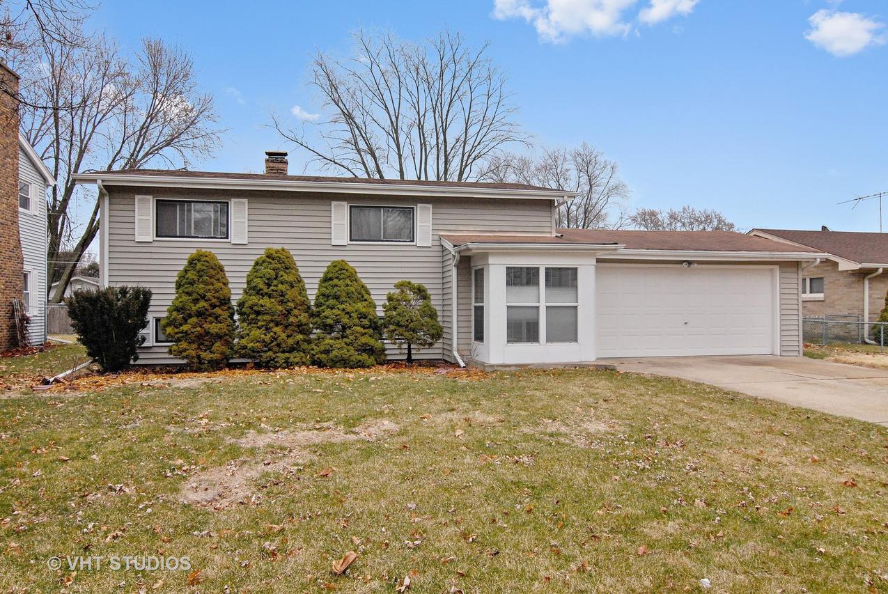 819 N Fordham Ave., Aurora, IL 60506