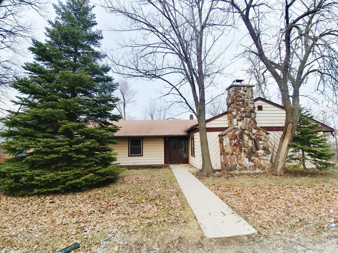 17W320 Oak Ln., Bensenville, IL 60106