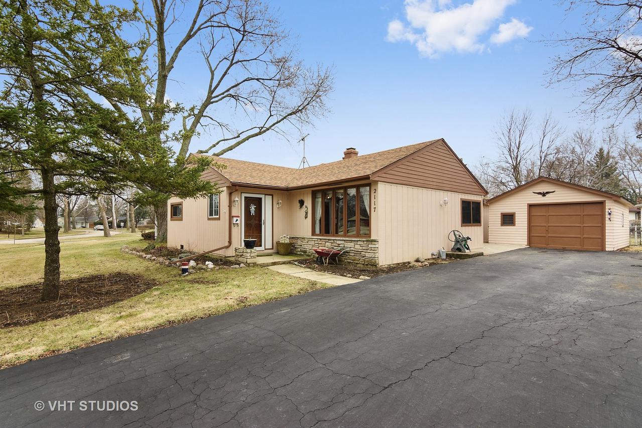 2117 Quail Ln., Rolling Meadows, IL 60008