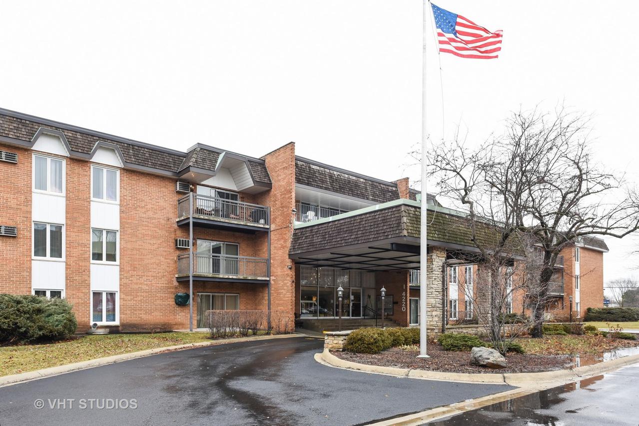 4220 Saratoga Ave. #312, Downers Grove, IL 60515