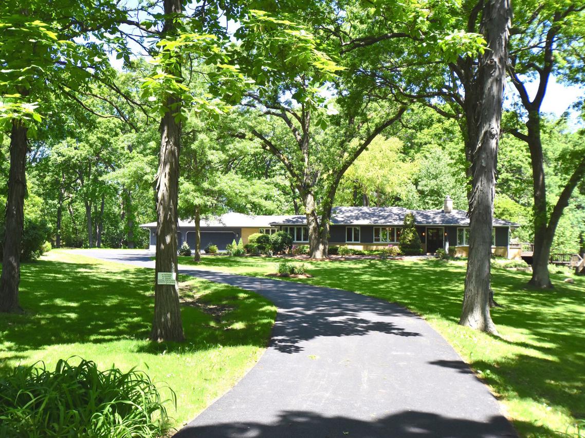 116 Old Dundee Rd., Barrington Hills, IL 60010