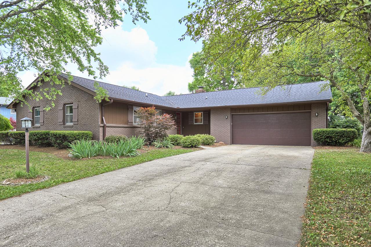 1704 Harrington Dr., Champaign, IL 61821
