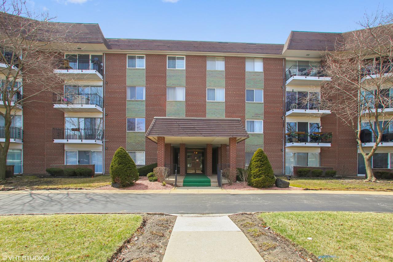 1030 S Fernandez Ave. #4K, Arlington Heights, IL 60005