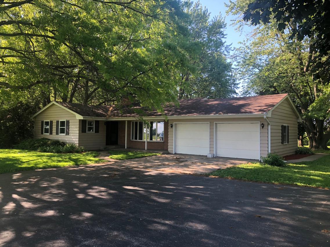 3396 W Pearl City Rd., Freeport, IL 61032