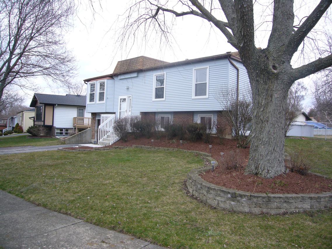 300 Monterey Dr., Bolingbrook, IL 60440