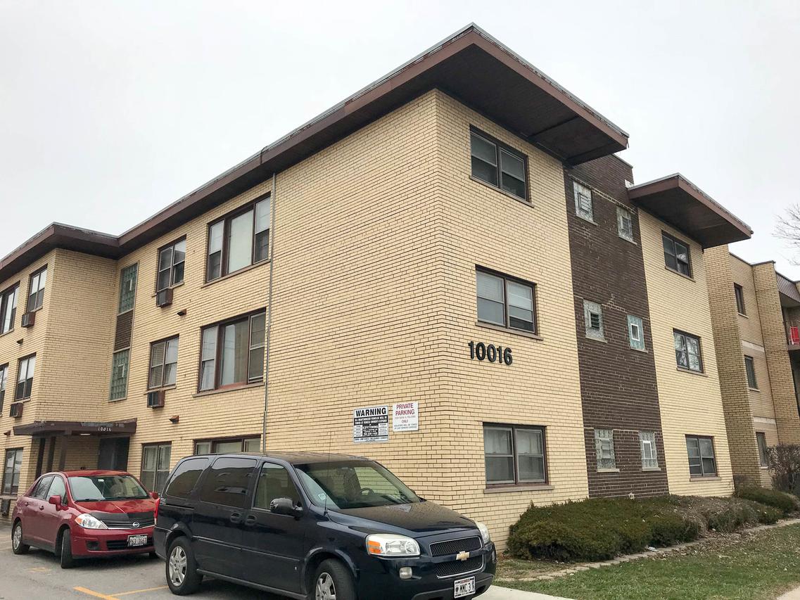 10016 S Pulaski Rd. #6, Oak Lawn, IL 60453
