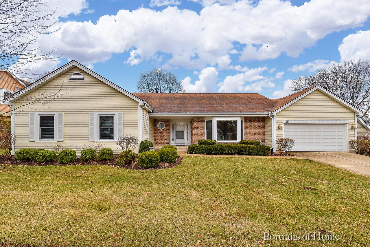 417 S River Bluff Cir., Naperville, IL 60540