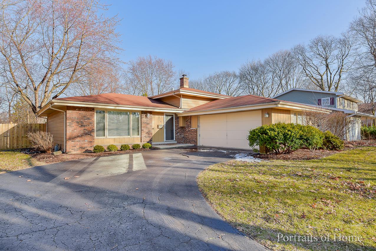 324 Richard Rd., Naperville, IL 60540