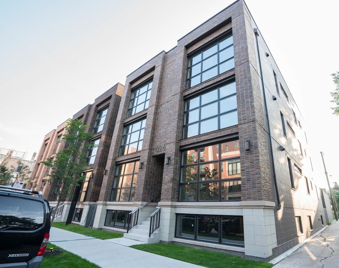 826 N Marshfield Ave. #1S, Chicago, IL 60622