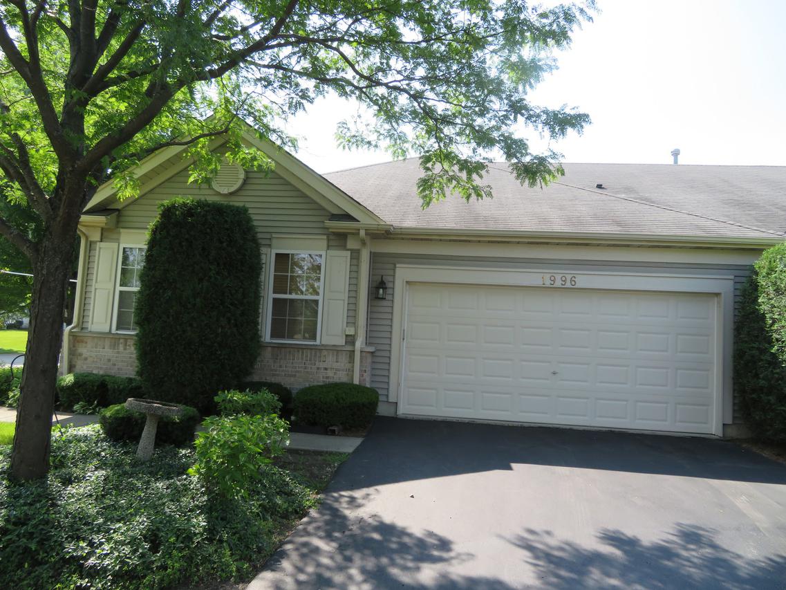 1996 Carillon Dr., Grayslake, IL 60030