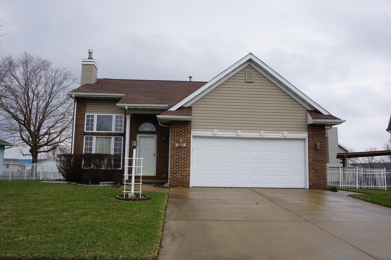 3213 Clayton Rd., Champaign, IL 61822