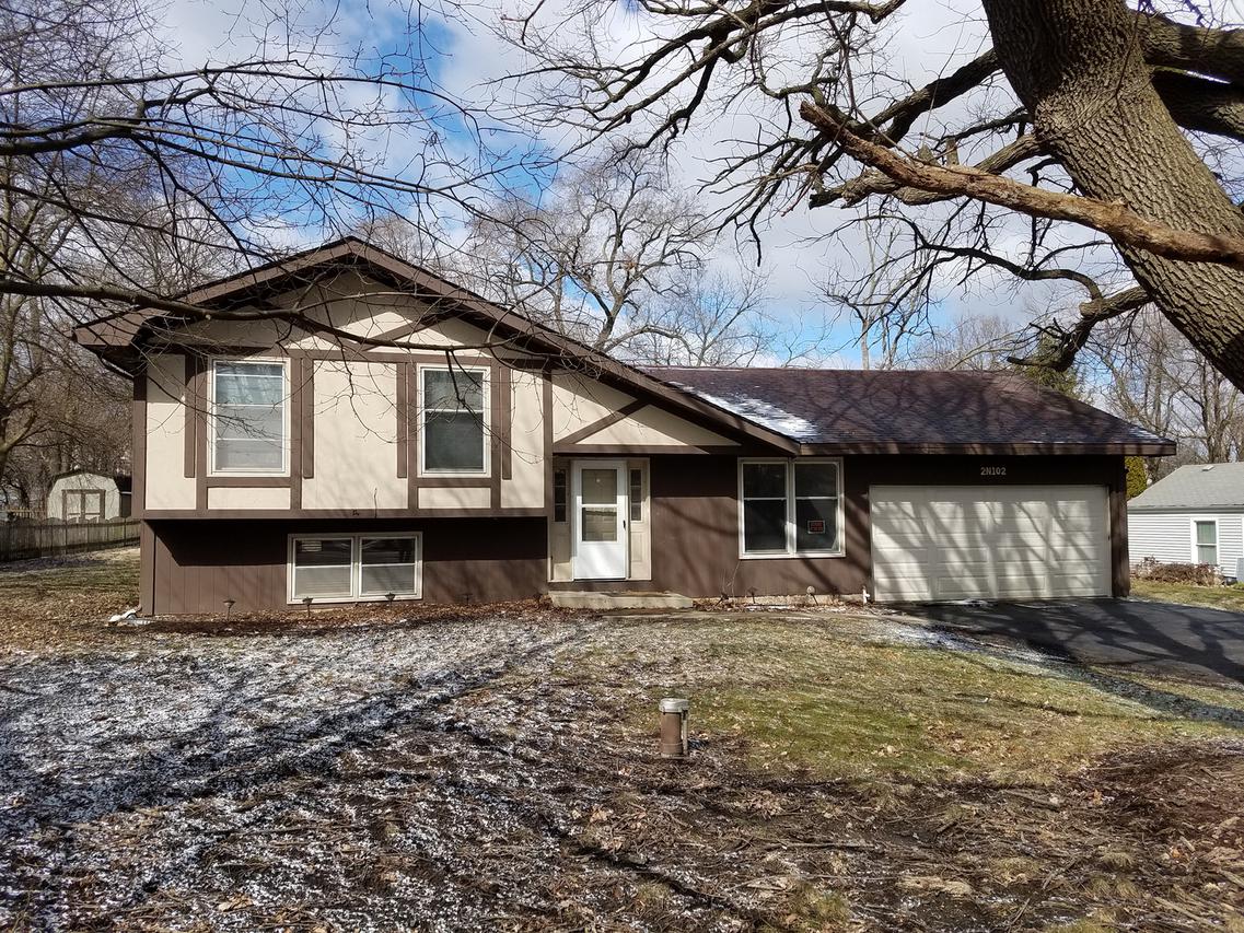 2n102 Roberta Ave., Carol Stream, IL 60188