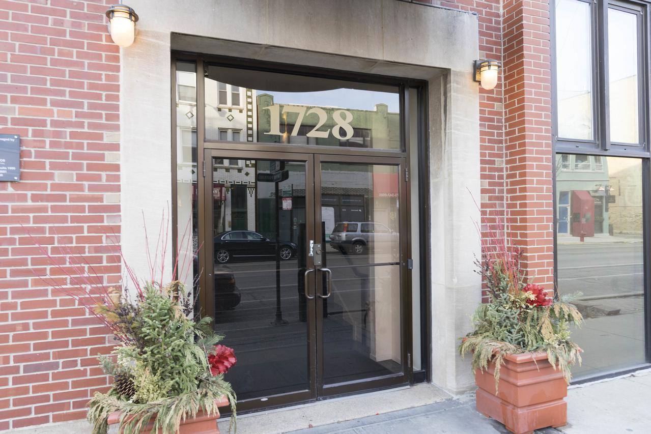 1728 N Damen Ave. #210, Chicago, IL 60647