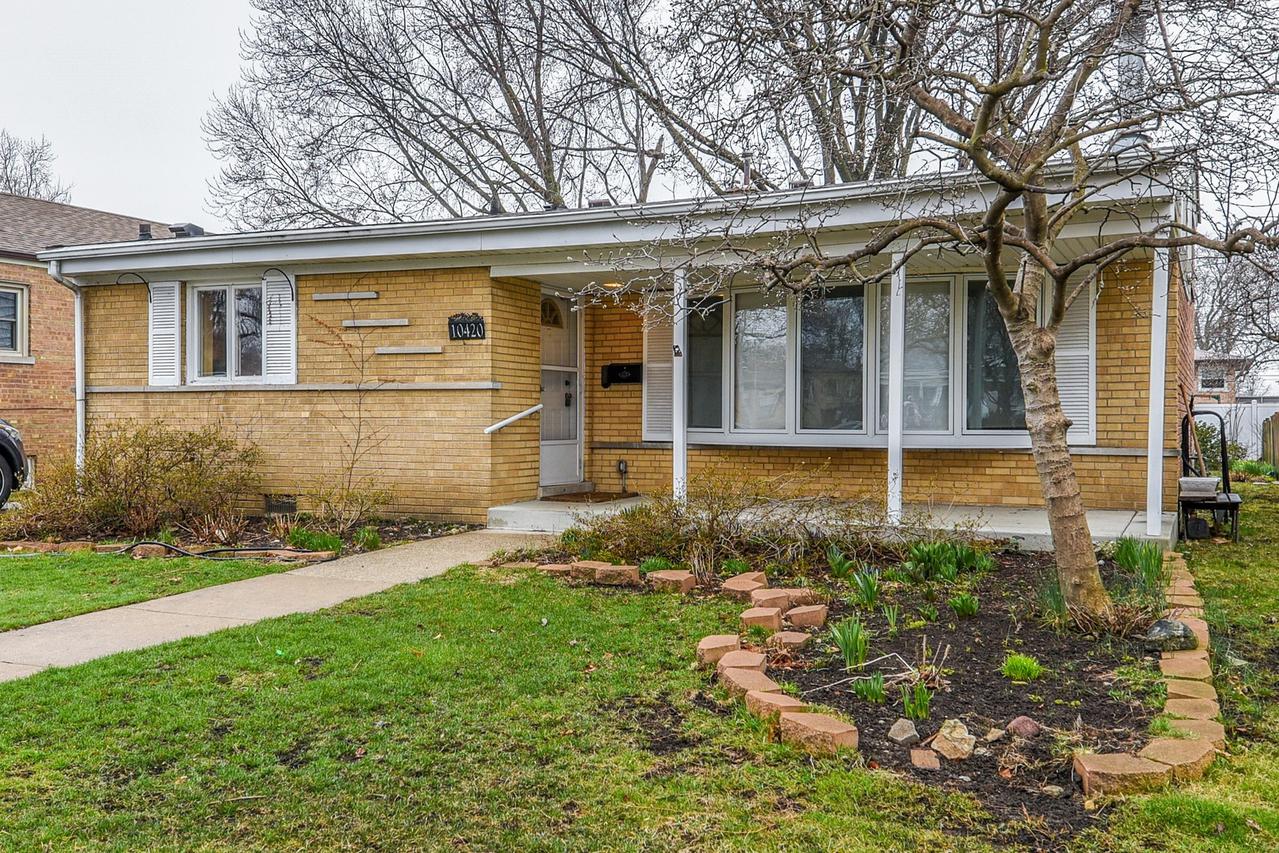 10420 S Kolin Ave., Oak Lawn, IL 60453