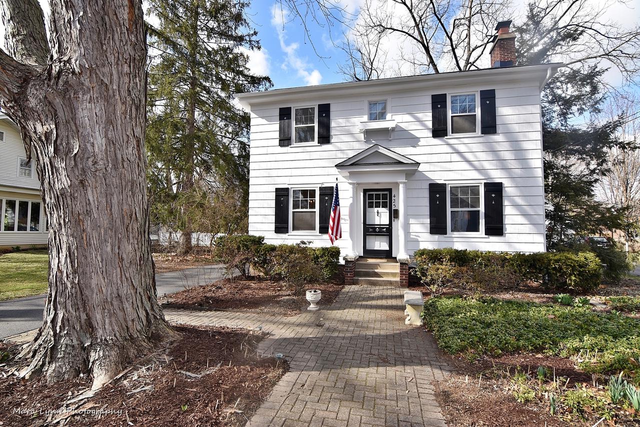 425 Illinois Ave., Batavia, IL 60510